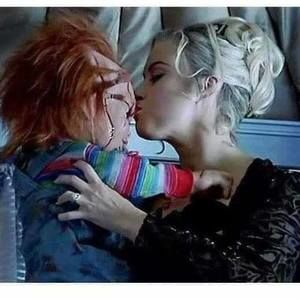 Meet your Posher, La gata bella